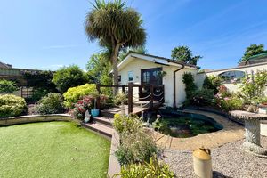 Garden Room - click for photo gallery